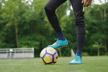 维埃里：尤文会选择签下莱万，但我认为他更适合去米兰｜V体育官网（配图示意）